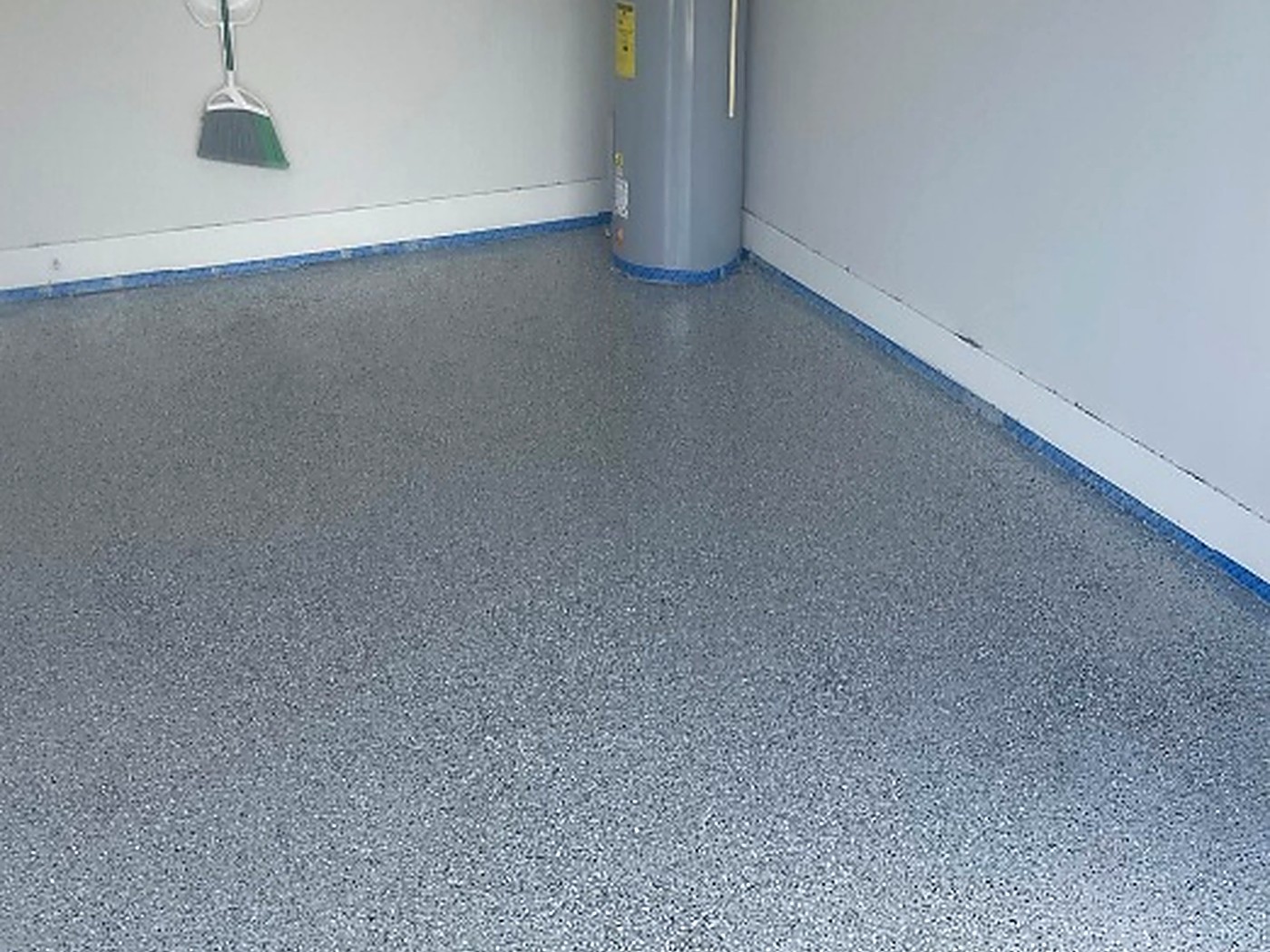 Mrs. C. Garage epoxy floor — Finished residential flake system